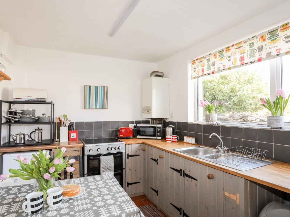 Holiday home 9 Ty Du Road
